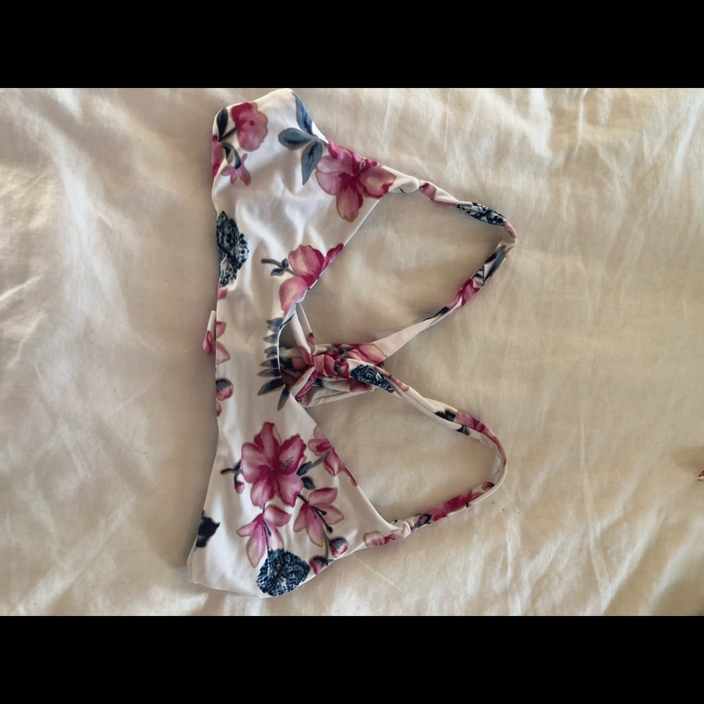 Frankies Bikinis Top